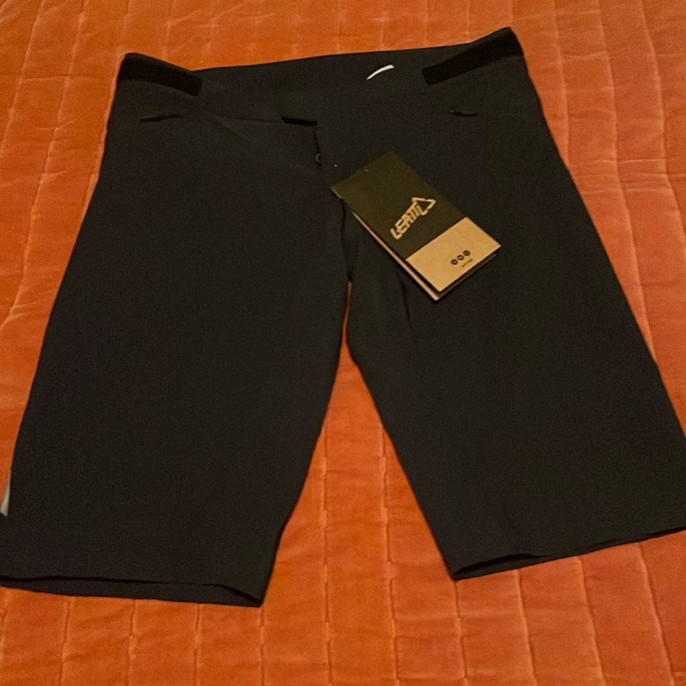 Leatt mountain bike shorts M